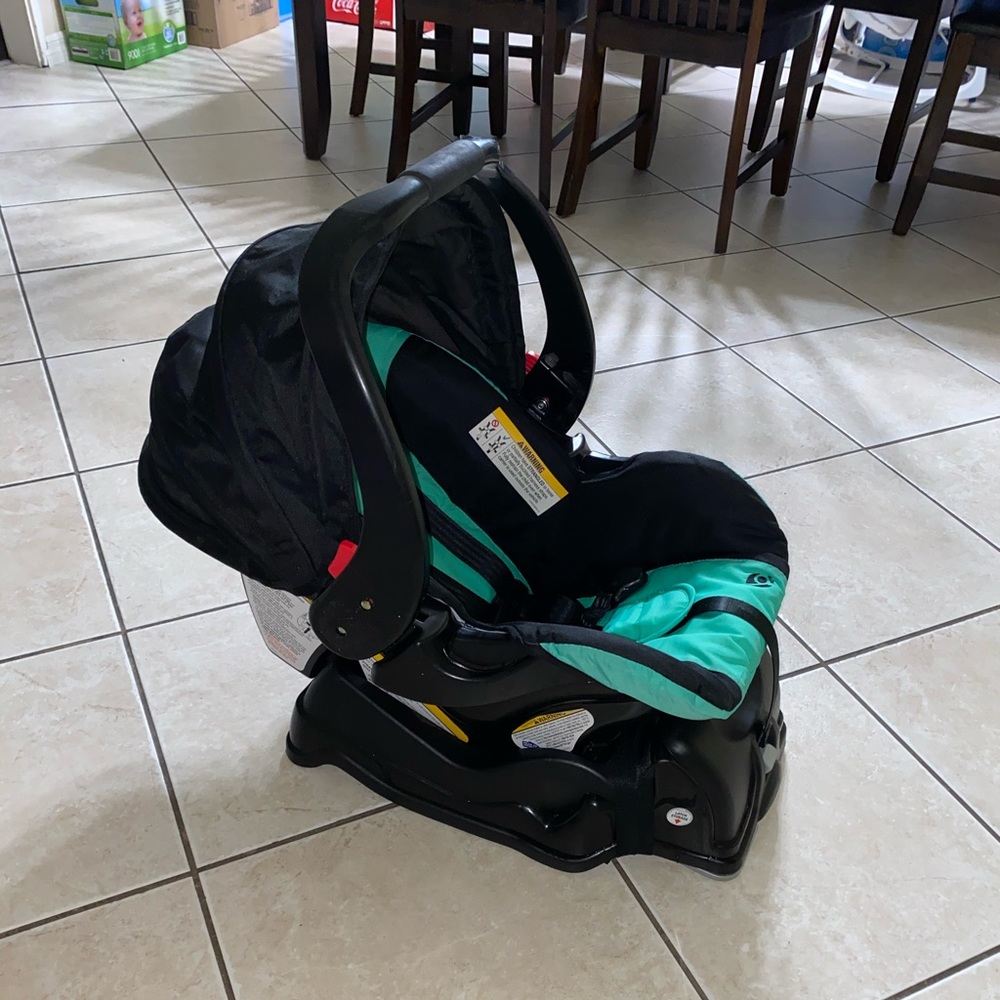 Baby trend car seat - Picture 1 of 2